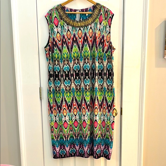 Signature Dresses & Skirts - Signature Camryn Multicolor Sleeveless Midi Dress with neckline gold accent